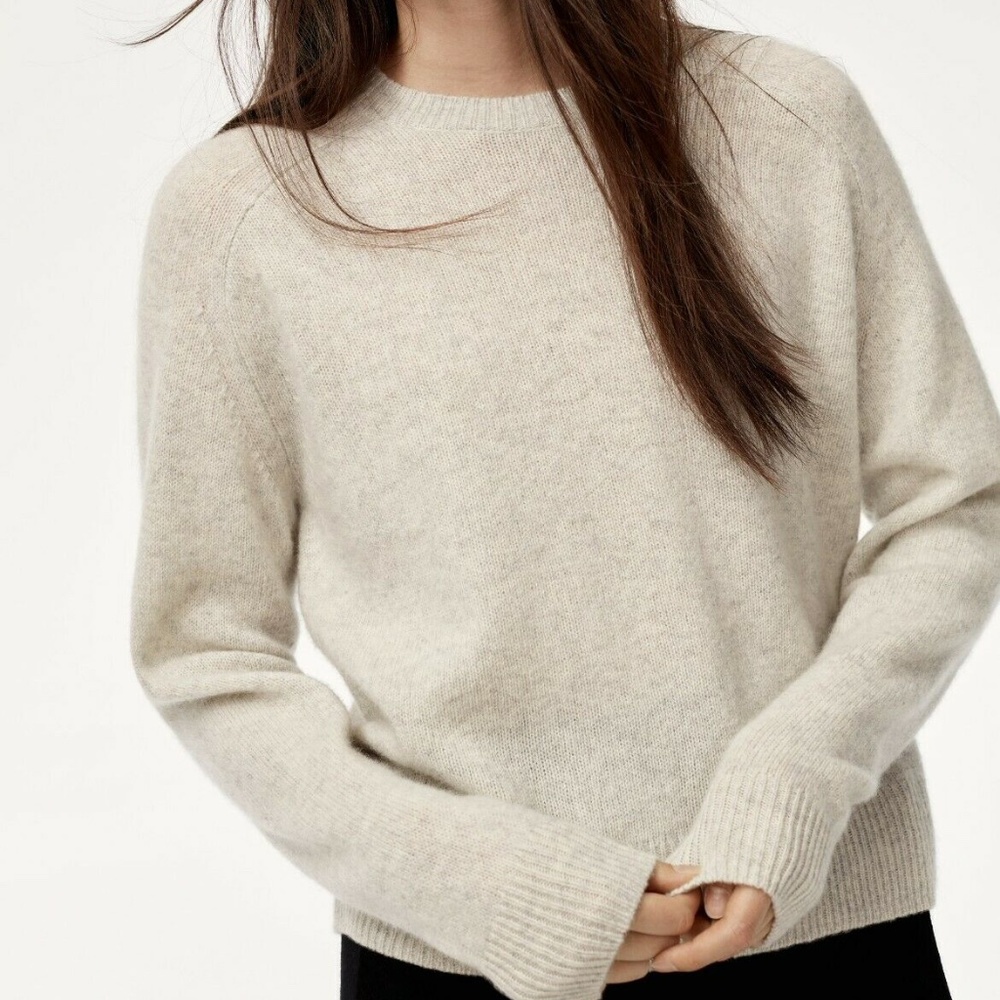 Aritzia The Group by Babaton Luxe Cashmere Crew